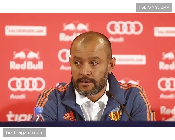 瓦伦西亚俱乐部运营危机逐步反映，对赛季走势形成制约